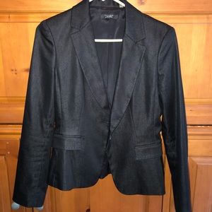 Tahari black pantsuit size 6 blazer, size 8 pant